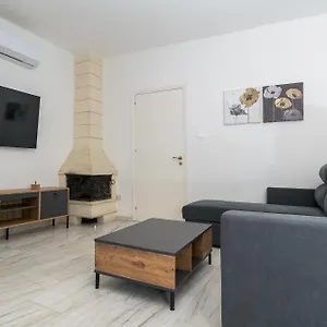 maple-oak-apartment-401.protaras-cy-hotels.com/