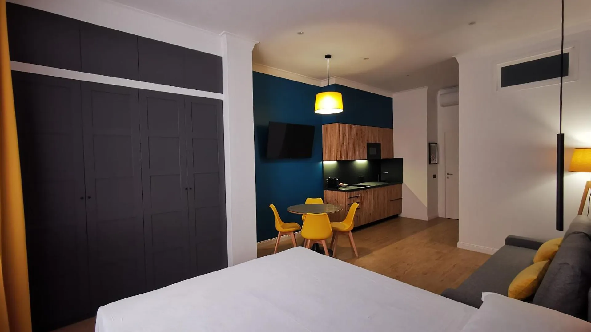Cattaro 65 - Flexible Check-In Apartments Bari