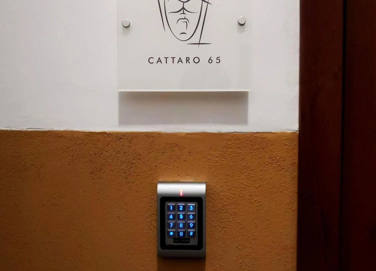 Cattaro 65 - Flexible Check-In Apartments Bari